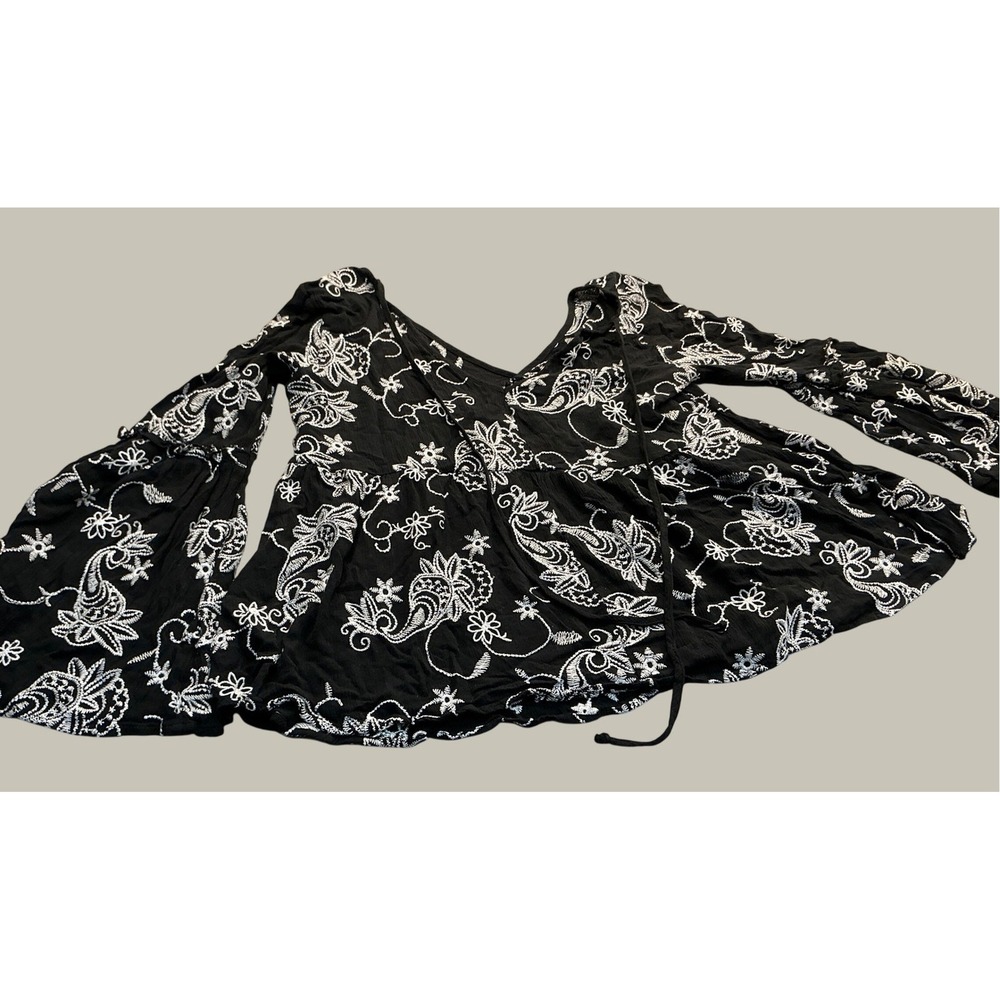 Black Embroidered Boho Bell Sleeve Peplum Top Size S Paisley Floral V-Neck